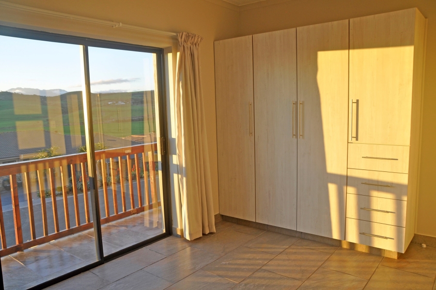 5 Bedroom Property for Sale in Reebok Western Cape